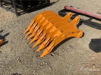 GIYI 32 in Excavator Rake - Fits Cat 305 (Unused)