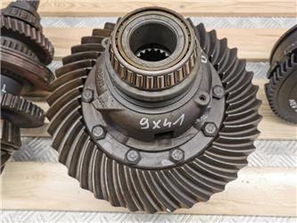 New Holland T7.220 {9X41 rear differential