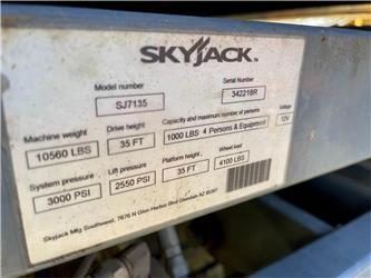 SkyJack SJ7135RT