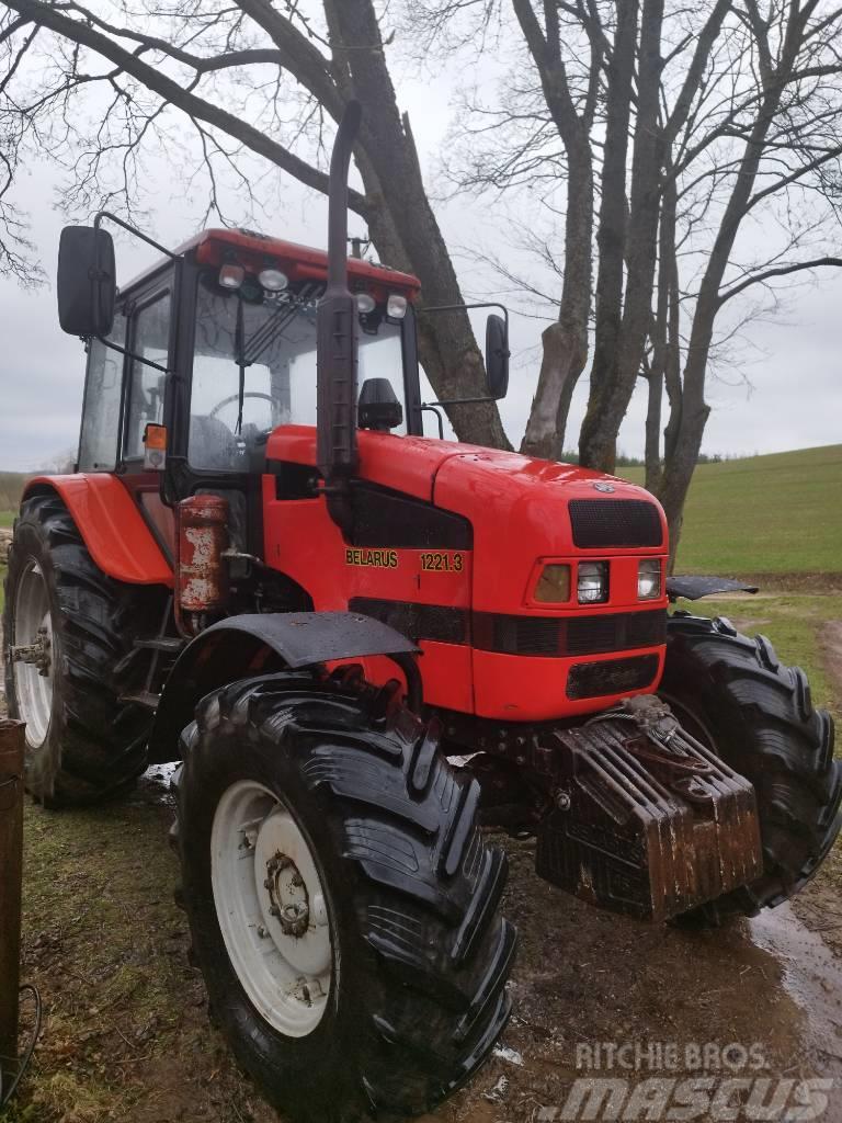 Belarus MTZ 1221.3 Traktori