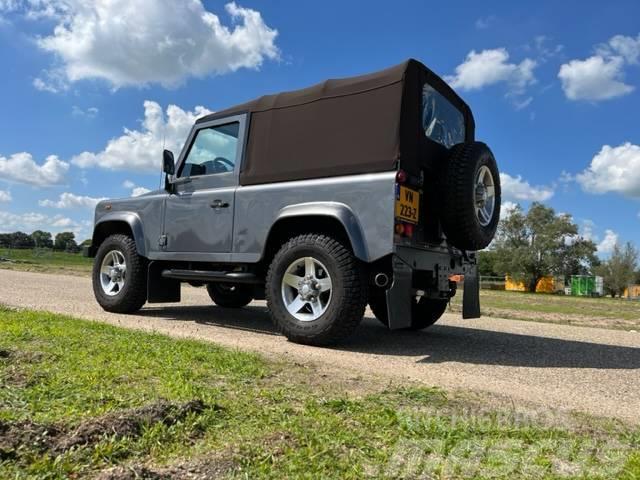 Land Rover Defender Iconic Edition 2017 only 8888 km Automobili