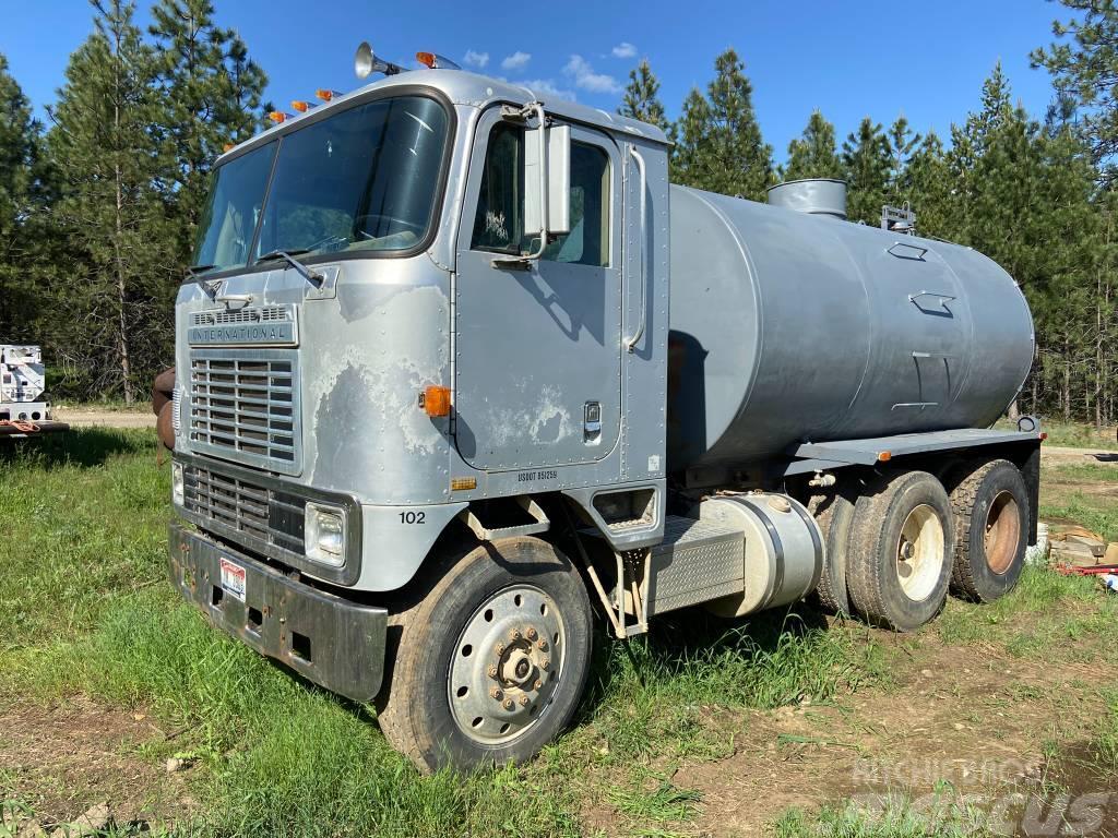 International COF-9670 water truck Kamioni za vodu