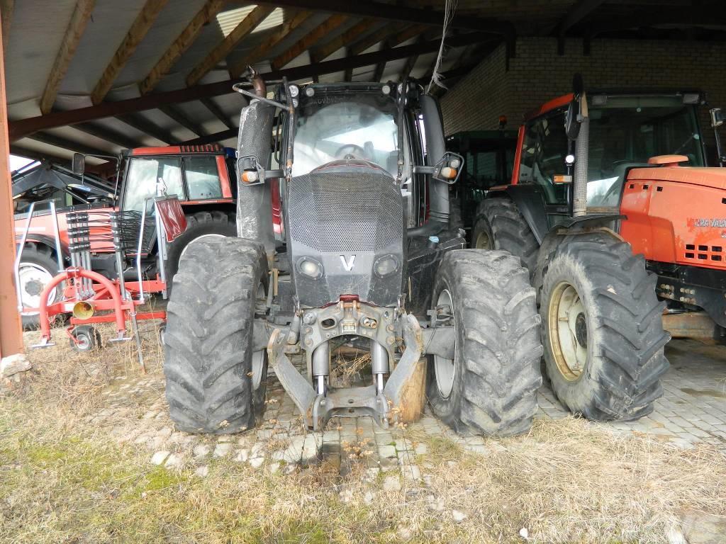Valtra T 234 V Traktori