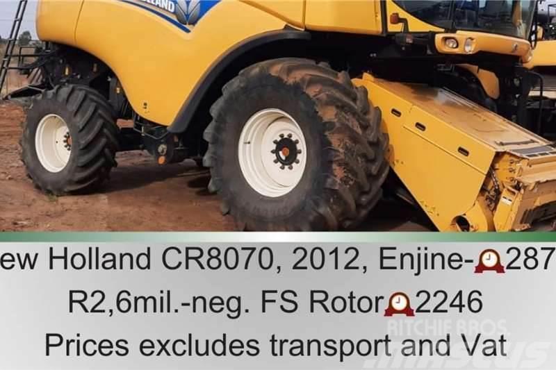 New Holland CR 8070 - 2246 rotor hours Ostali kamioni