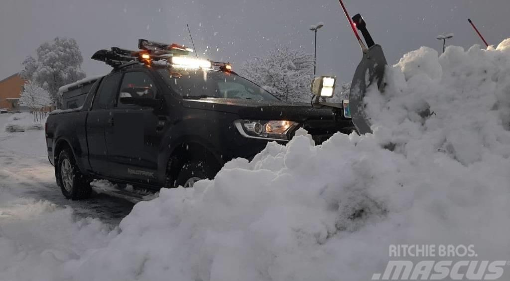 Ford Ranger with snowplow and sandspreader Dostavna vozila / kombiji