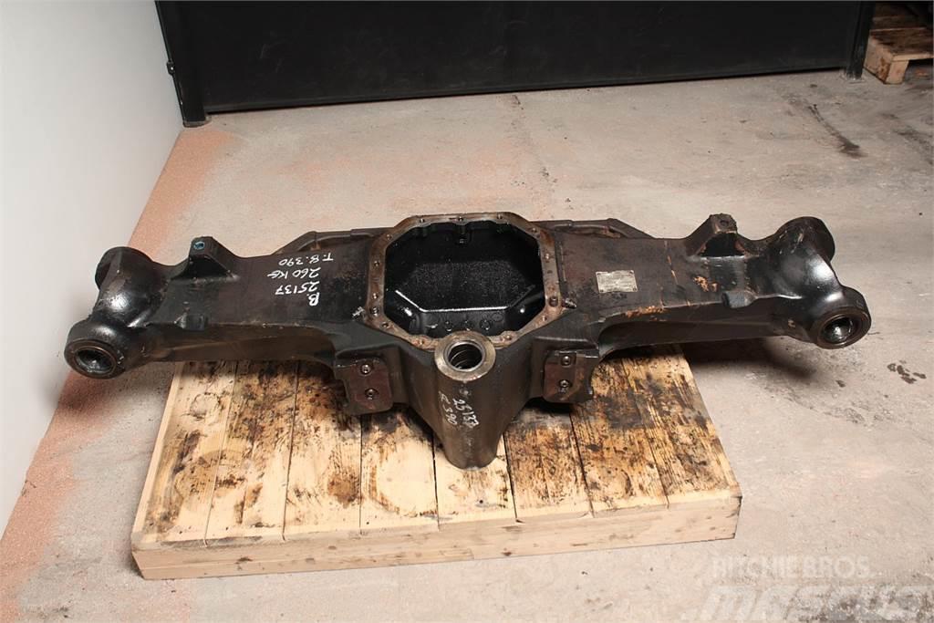 New Holland T8.390 Front axle house Menjač