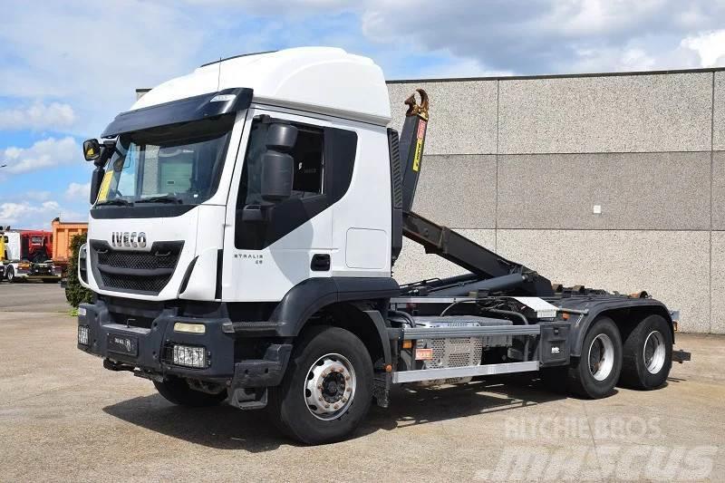 Iveco Trakker 440.45 Rol kiper kamioni sa kukom za podizanje tereta