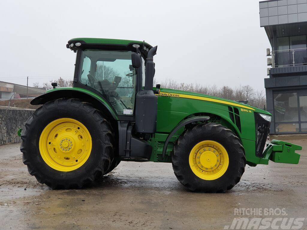 John Deere 8310 R Traktori