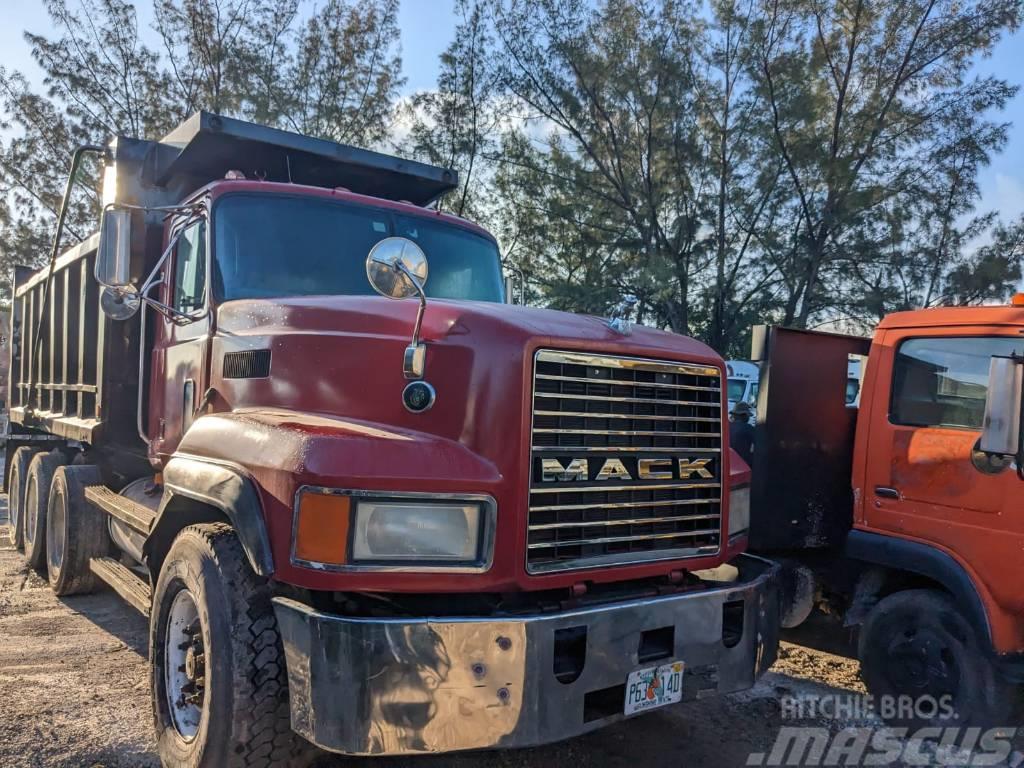 Mack CL 713 Kiperi kamioni