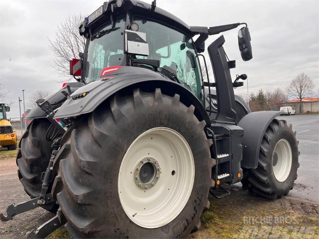 Valtra Q305 1A9 Traktori