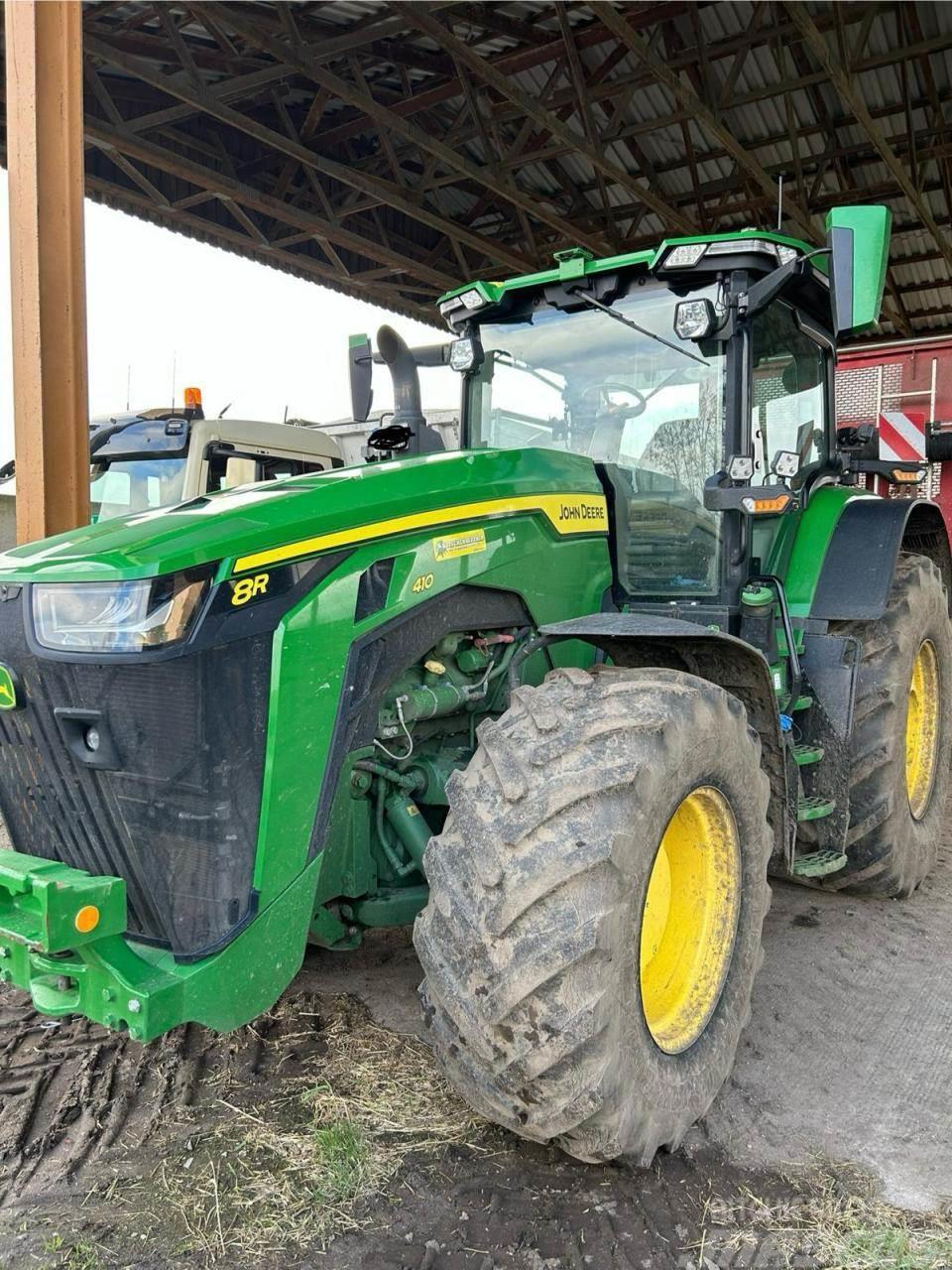 John Deere 8R410 e23 Traktori