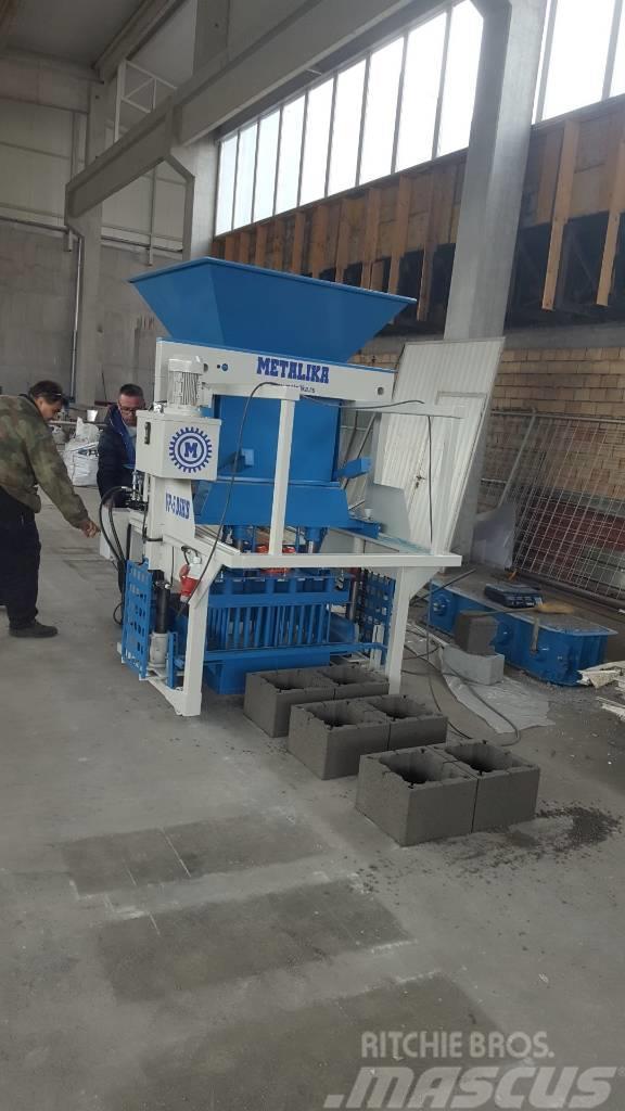 Metalika Concrete block making machine Mašine za betonsku galanteriju