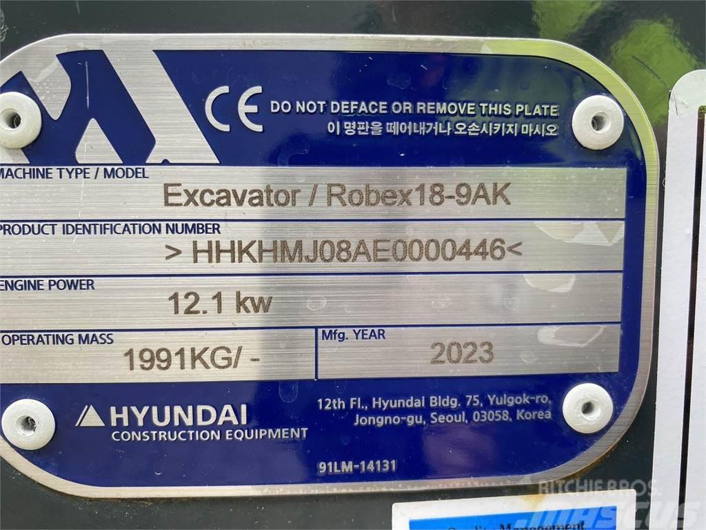 Hyundai R18-9AK Bageri točkaši