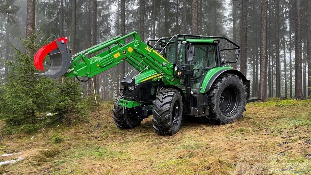 John Deere 6120M UVV Forstschlepper Šumarski traktori