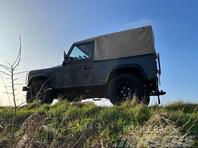 Land Rover Defender 90 iconic soft top year 2013 Automobili