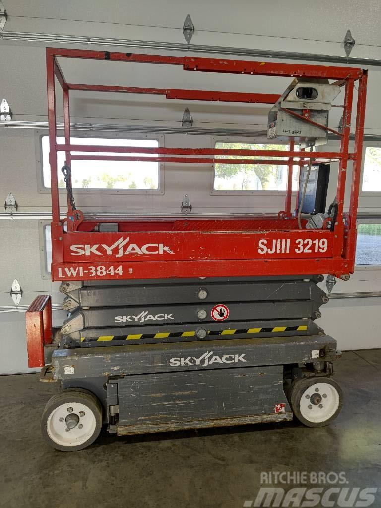SkyJack SJ III 3219 Makazaste platforme