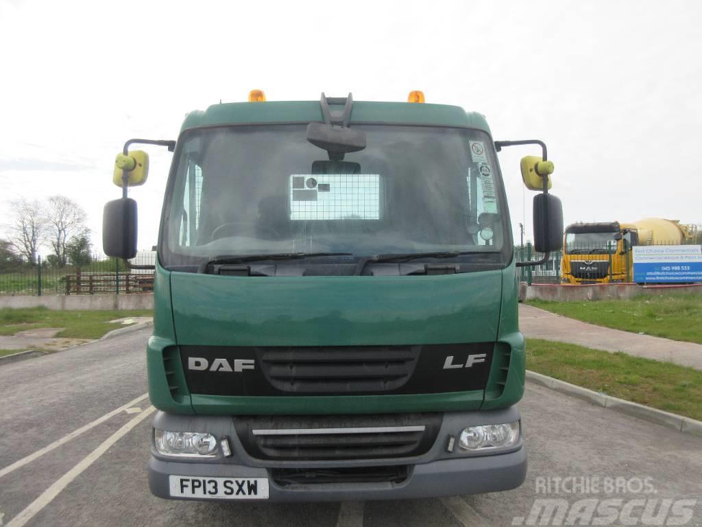 DAF 45.180 Kamioni sa ravan platformom / vitlom