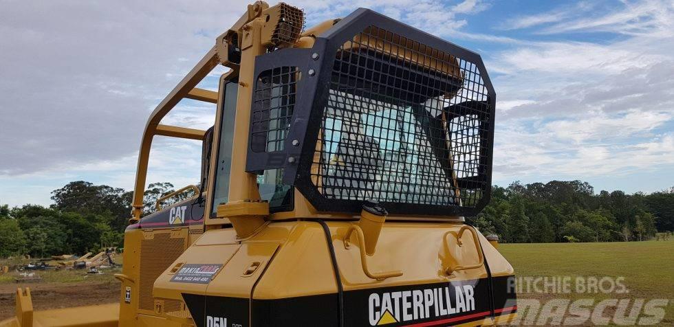 CAT Screens and Sweeps package for D5N Ostala dodatna oprema za traktore
