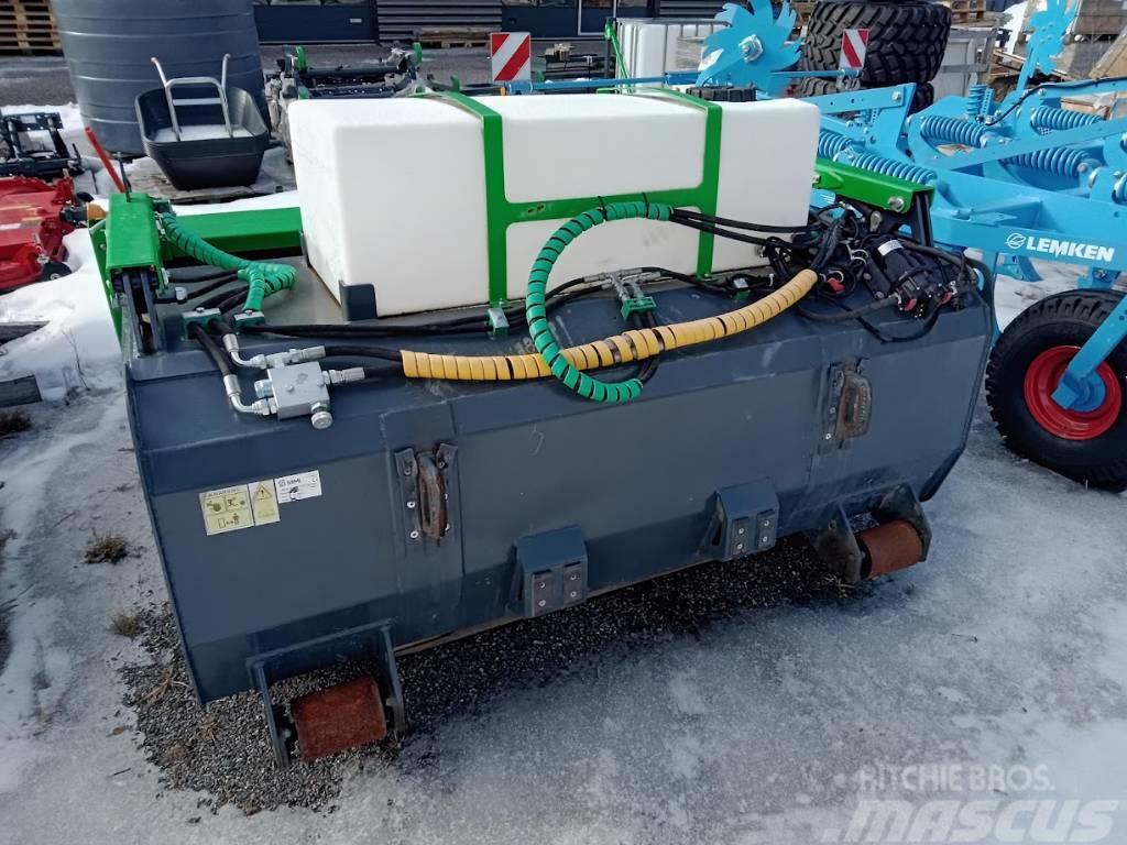 Sami K 2000 kauhaharja vesityksellä Ostale mašine za put i sneg