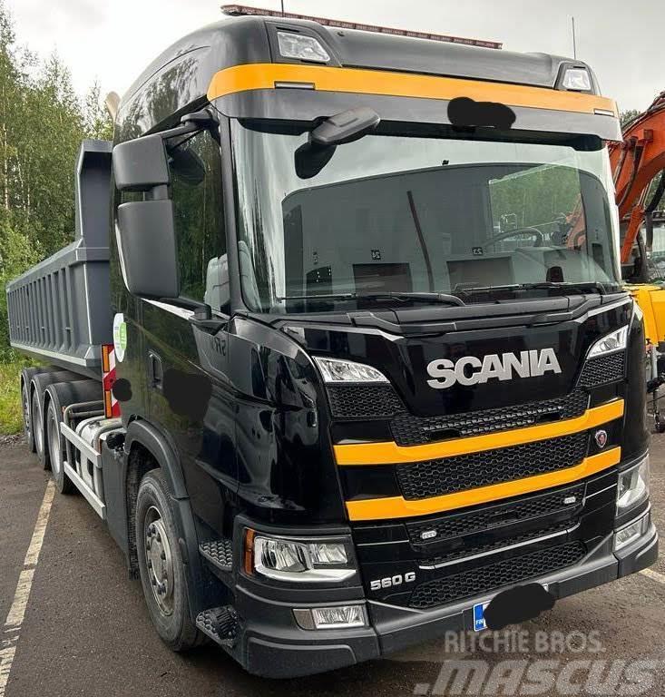 Scania G560 Rol kiper kamioni sa kukom za podizanje tereta