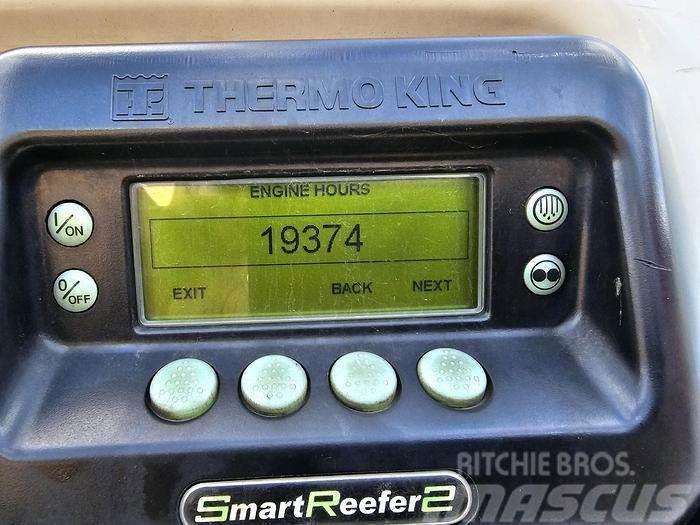 Krone SDR 27 EL4-FB, 3 AXLE FRIDGE TRAILER WITH MEAT RAI Poluprikolice hladnjače