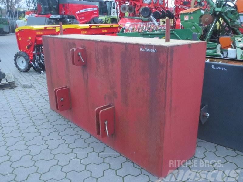 SONSTIGE 4500kg Heckgewicht Ostala dodatna oprema za traktore