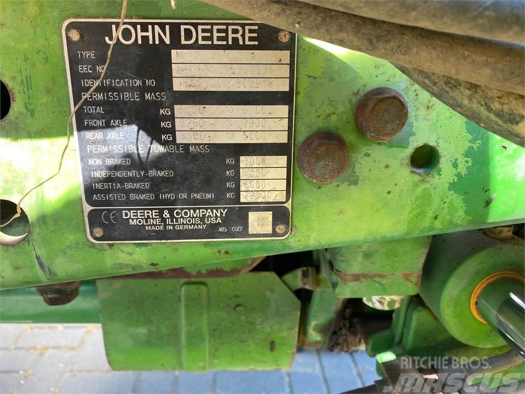  John Deere-5820 Traktori