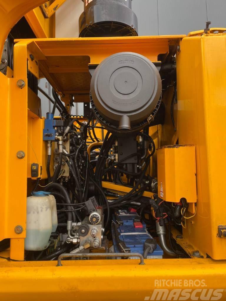 JCB JS200W  --  Generator  --  rotating grapple Bageri za prenos primarnih/sekundarnih sirovina