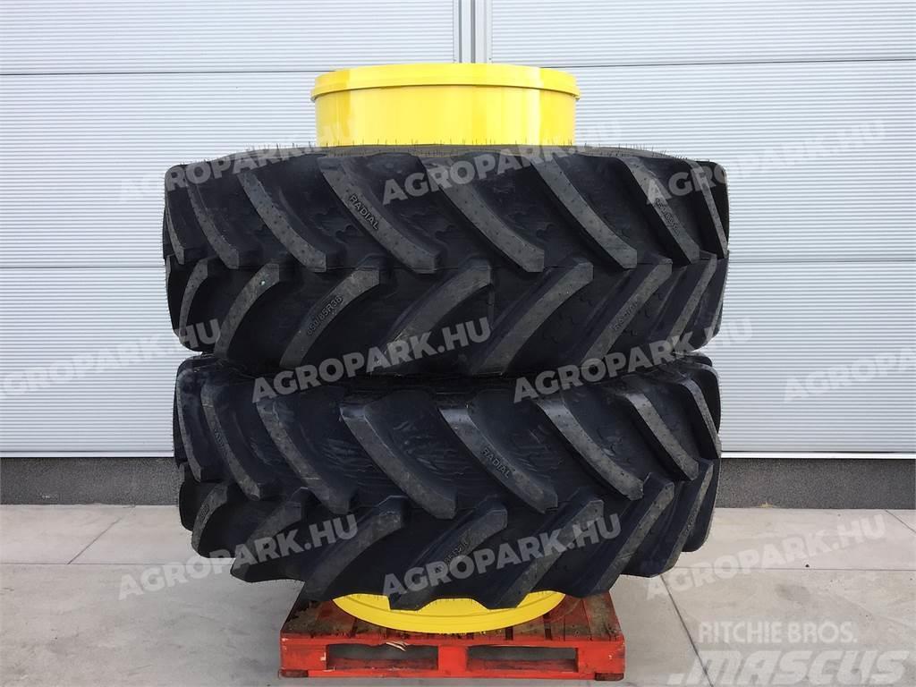  Twin wheel set with BKT 650/85R38 tires Dupli točkovi
