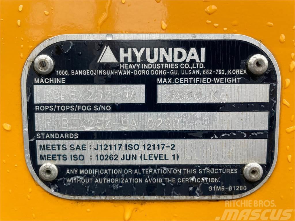 Hyundai 25z-9ak - 2.700 kg. minigraver / 350 Timer / Står  Mini bageri < 7t