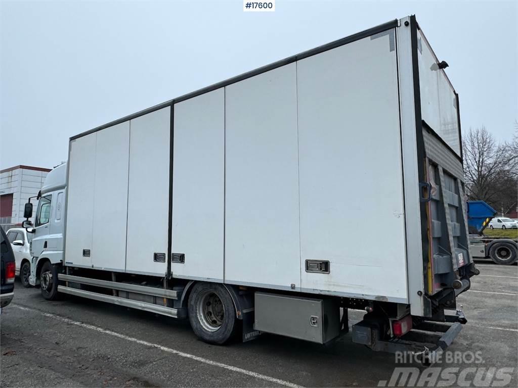 DAF CF370 4x2 box truck w/ full side opening and lifti Sanduk kamioni