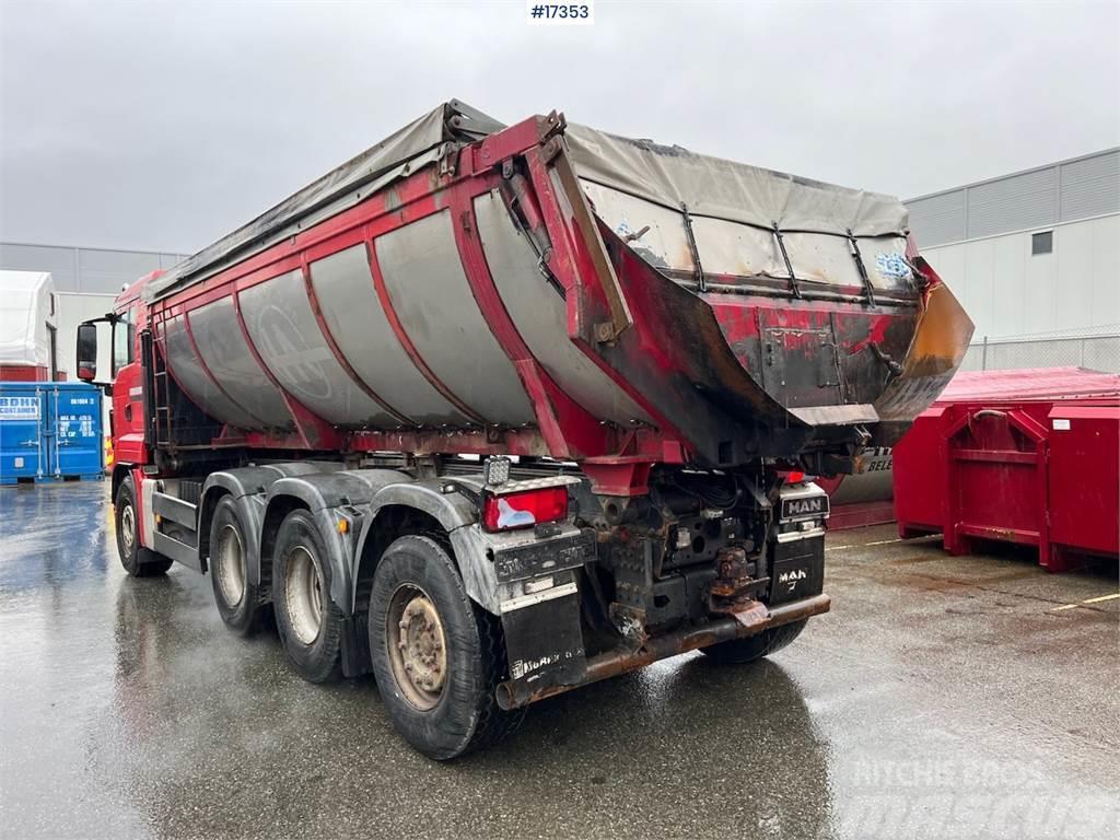 MAN TGS 35.480 asphalt truck 8x4 w/ hydraulic canopy a Ostali kamioni