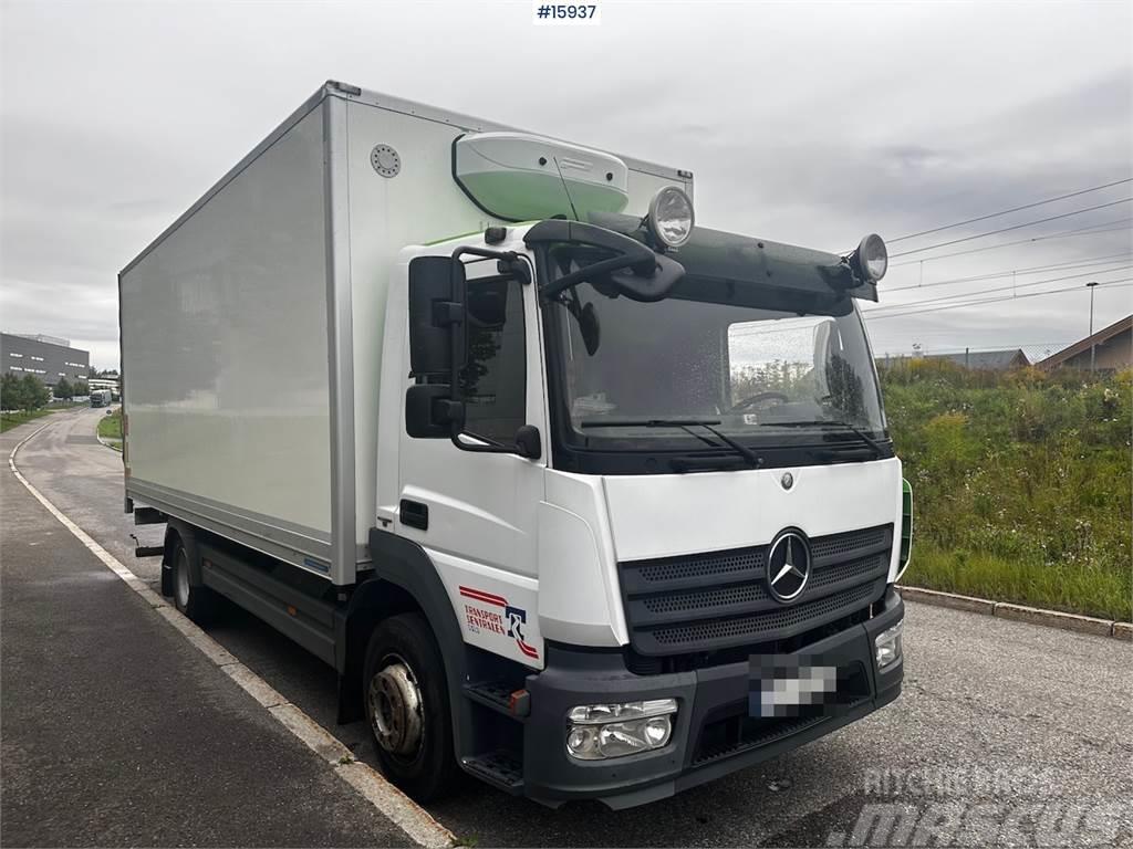 Mercedes-Benz Atego Truck w/ rear lift. Sanduk kamioni