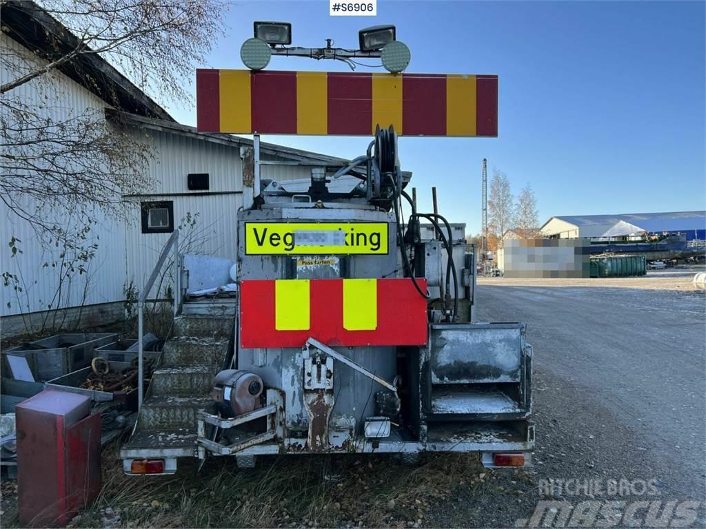 Volvo FM7 290 Equppied for painting pedistrian crossings Komunalna vozila za opštu namenu