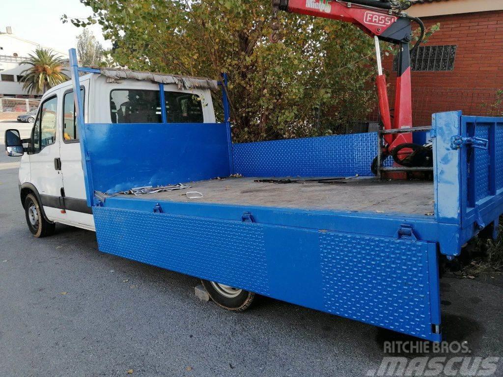 Camion Iveco Daily Doble Cabina con Pluma Ostali kamioni