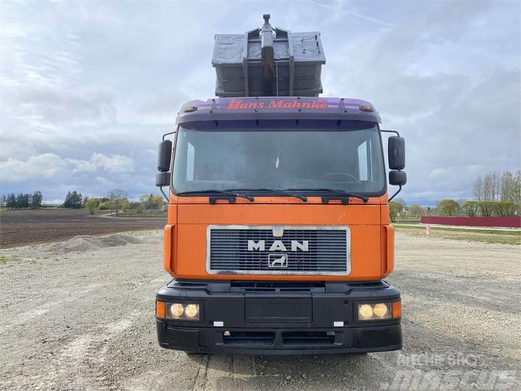MAN 26.403 , 28 m3 metal container Rol kiper kamioni sa kukom za podizanje tereta