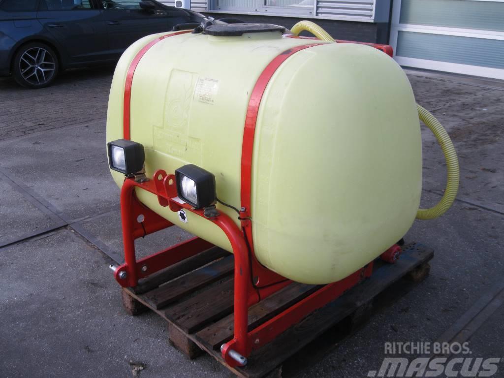 Agromehanika 400 liter tank in frame Prskalice đubriva