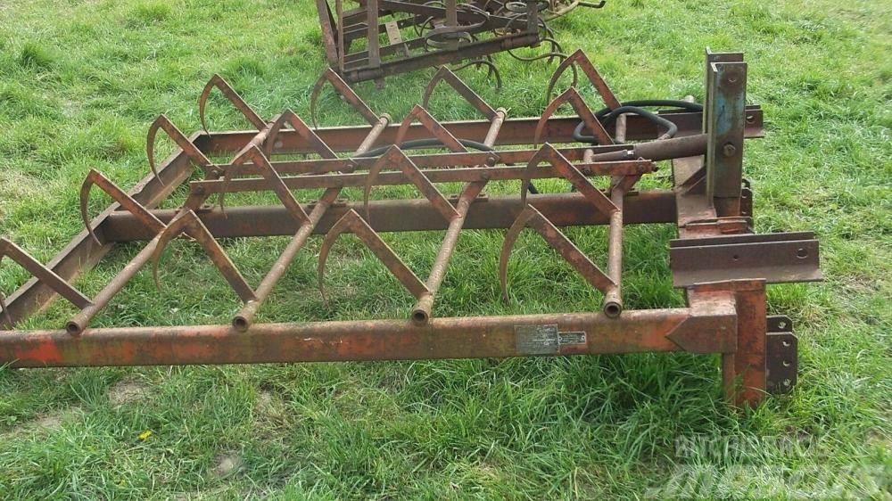Browns Flat 8 grab £280 Traktori