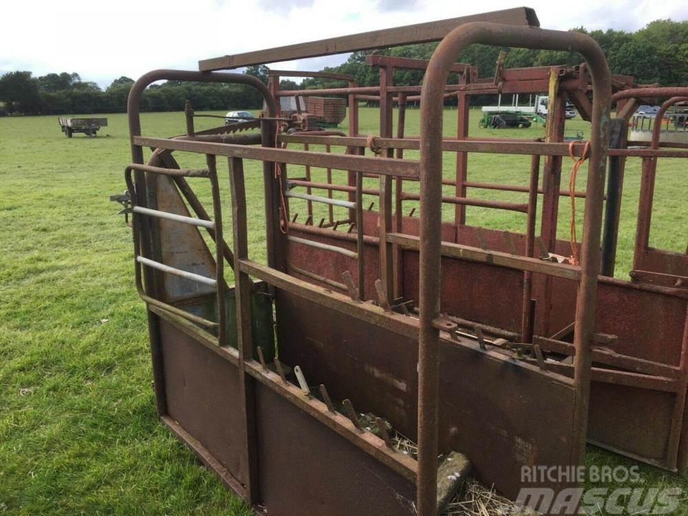  Cattle Crush £250 plus vat £300 Ostale poljoprivredne mašine
