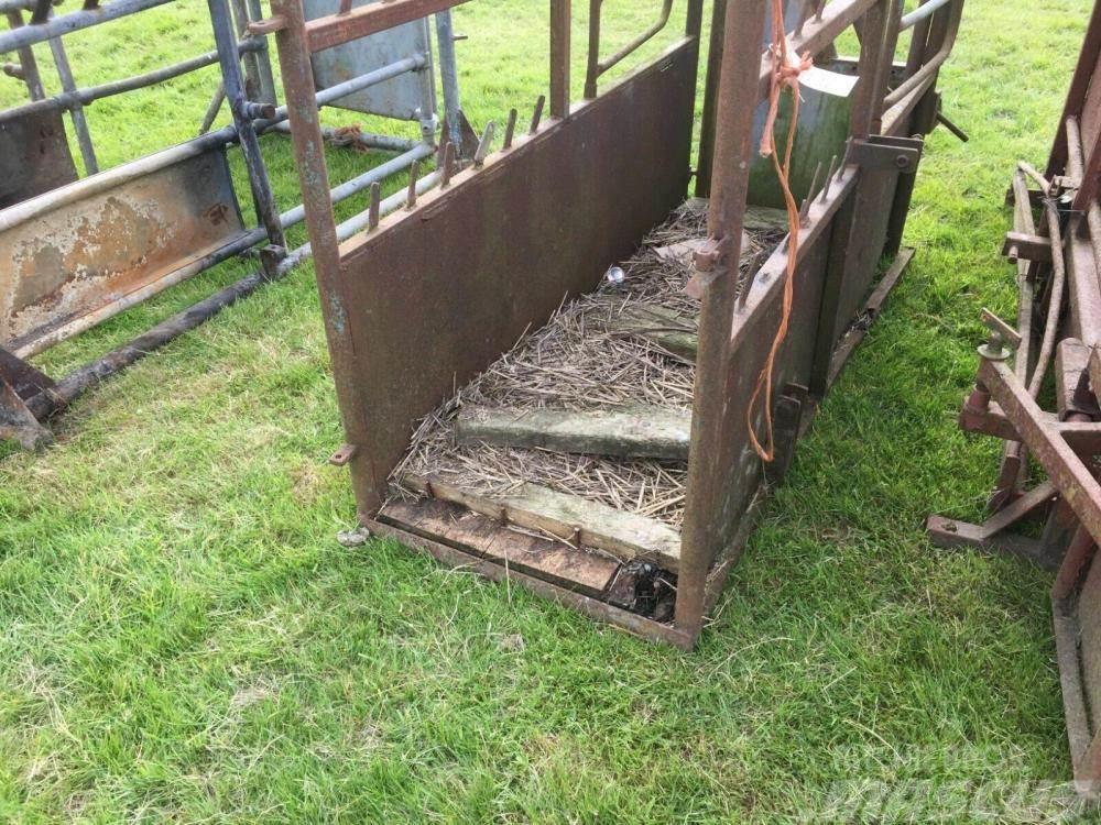  Cattle Crush £250 plus vat £300 Ostale poljoprivredne mašine