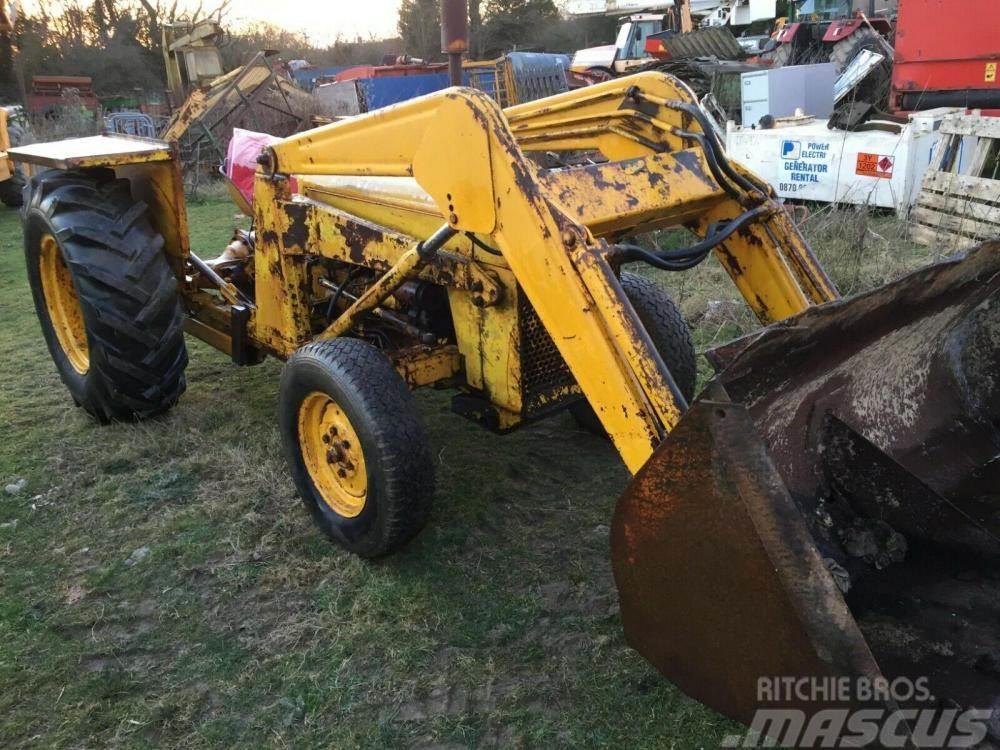 Massey Ferguson 135 Loader tractor £1750 Prednji utovarivači i bageri