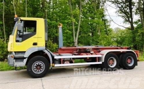 Iveco Eurotrakker 260-35 Rol kiper kamioni sa kukom za podizanje tereta