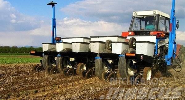  _JINÉ USA) Kinze - 3000 Traktori