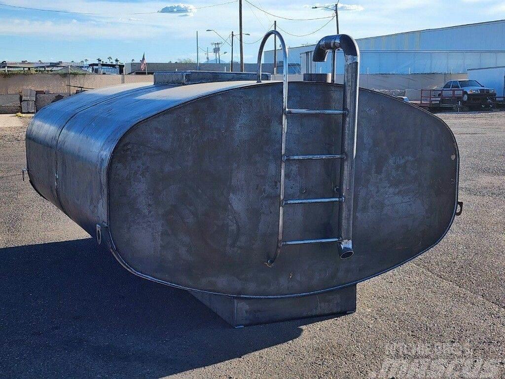  Custom 2000 Gallon Water Tanks Cisterne