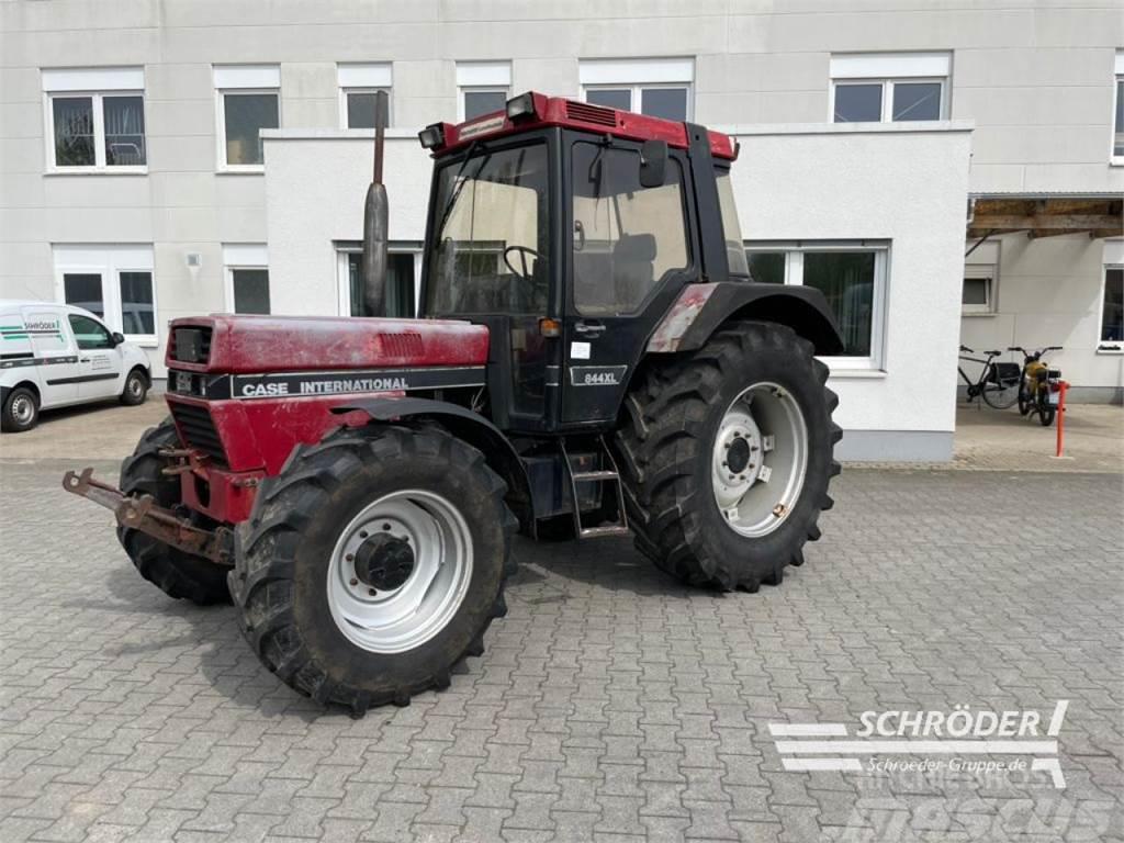 Case IH 844 XL A Traktori