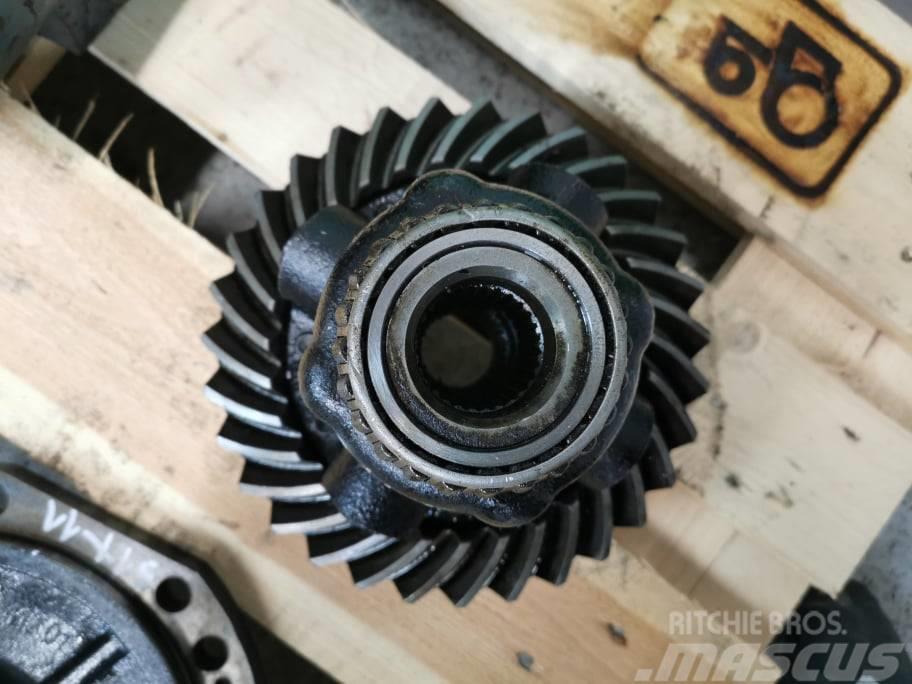 New Holland LM 420 {Clark-Hurth front differential Osovine