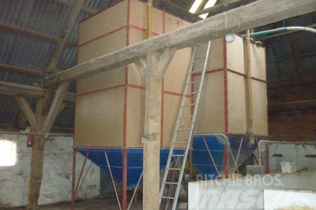  Flex 7 ton indendørssilo 2 stk.  Begge med indblæs Oprema za istovaranje silosa
