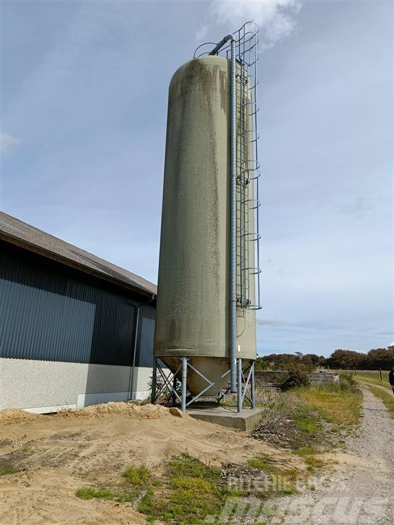 Tunetank 100 m3 Benhøjde ca. 150 cm Oprema za istovaranje silosa
