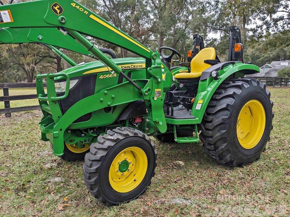 John Deere 4066R Manji traktori