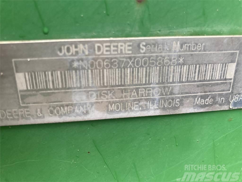 John Deere 637 Tanjirače